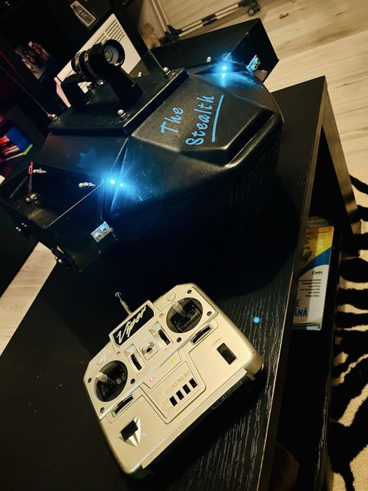 Barcuta nadit cataraman