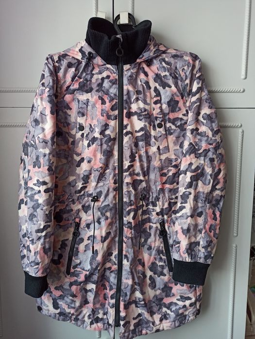 Отличные куртка, рубашка и платье для девочки подростка