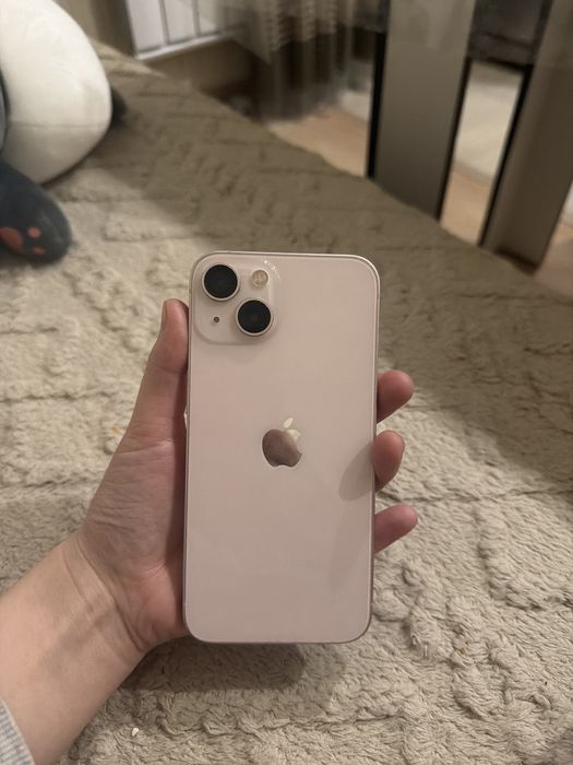 Продам айфон 13,