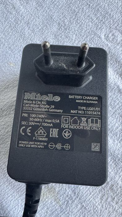 Incarcator si dock incarcare aspirator Miele Triflex HX1