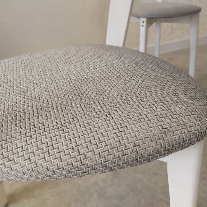 Продам стол со стульями (4 шт.)