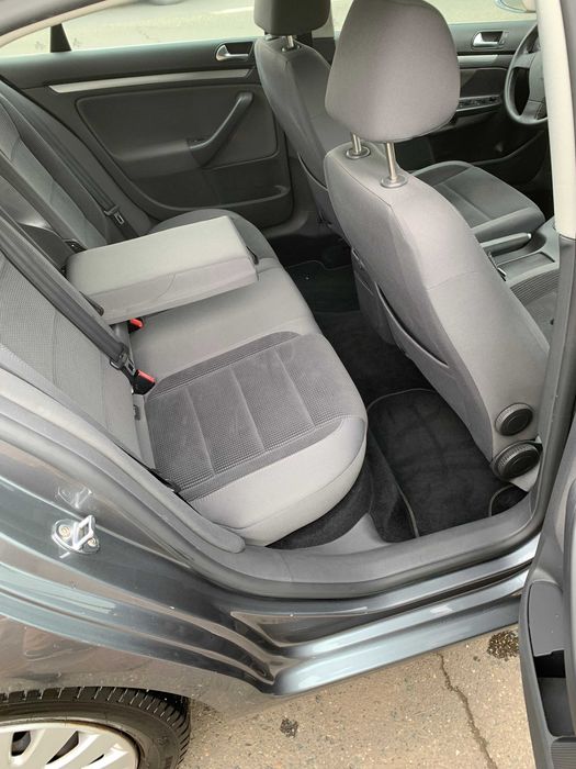 Vw Jetta Confortline 10/2009 Aspirat 1.6 MPI Unic Propietar Optionat