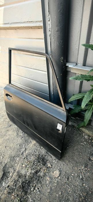 Дверь передняя правая ВАЗ 2106 продается