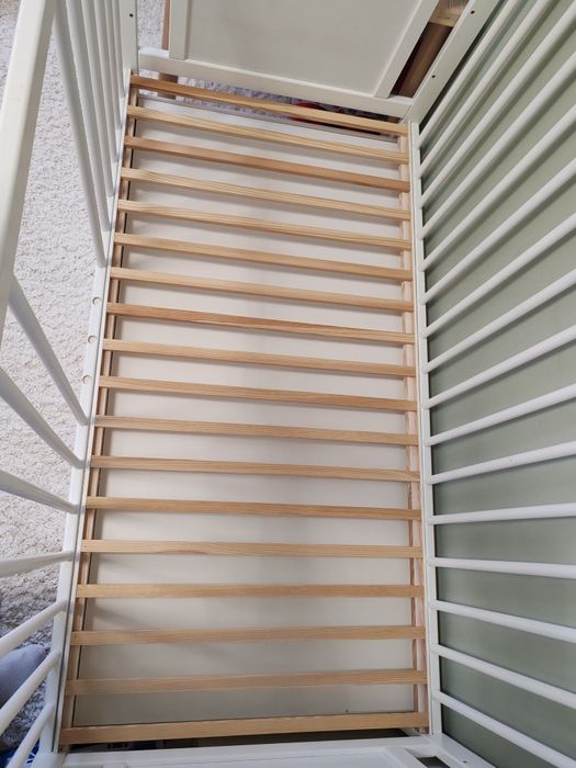 Patut din lemn alb Timmi cu sertar si bare detasabile