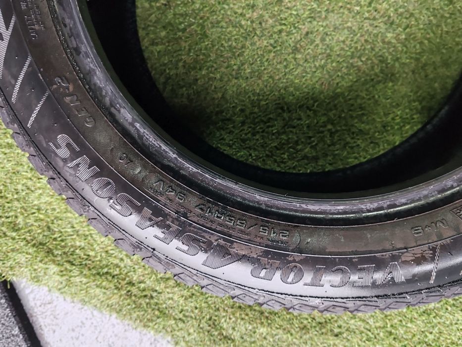 215 55 17 allseason Goodyear