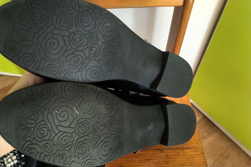 Школьные туфли для девочек НОВЫЕ