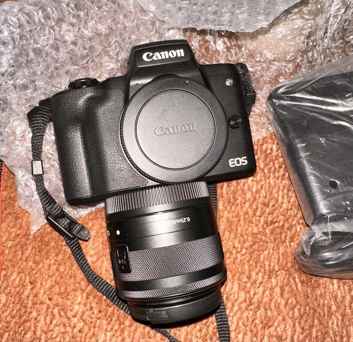 Canon EOS M50 Фотоаппарат