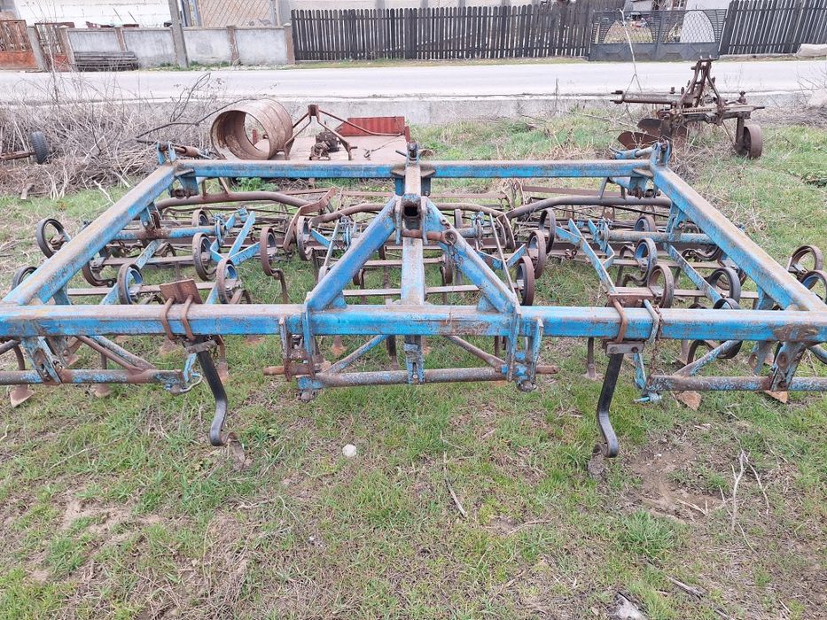 De vânzare 2 combine clas  si un combinator românesc