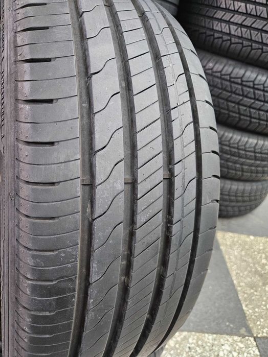 2бр 205/55/16 GOODYEAR 7мм грайфер дот:20г безплатен монтаж