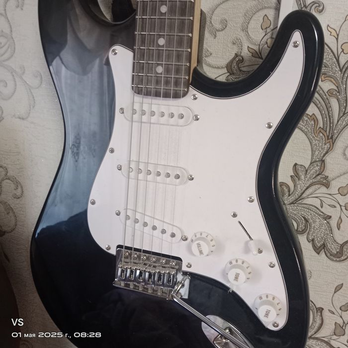 Электрогитара, чехол