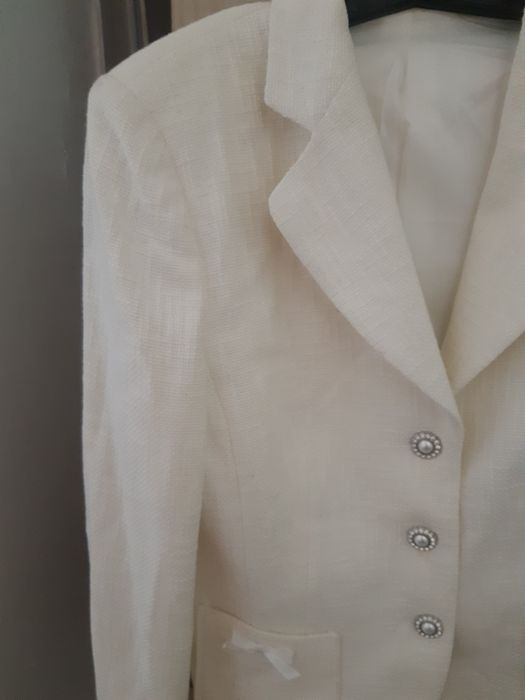 Продам пиджак новый размер 46