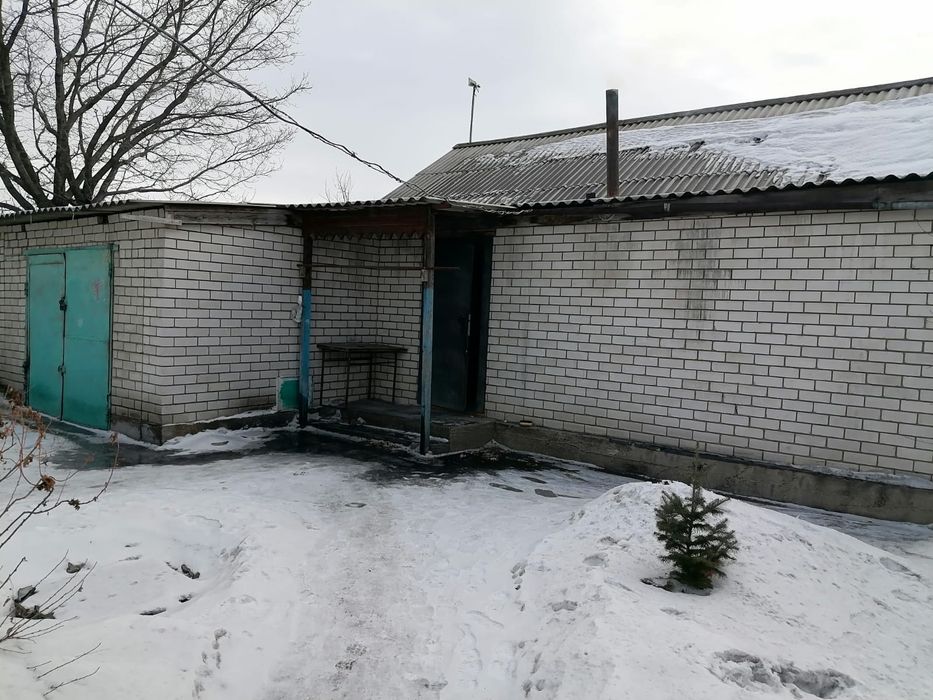 Жеке үй сатылады.