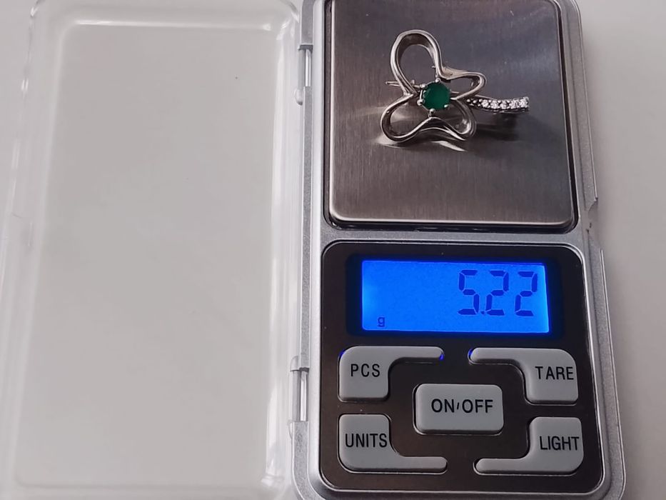 Veche brose din argint de 925, in forma de trifoi
