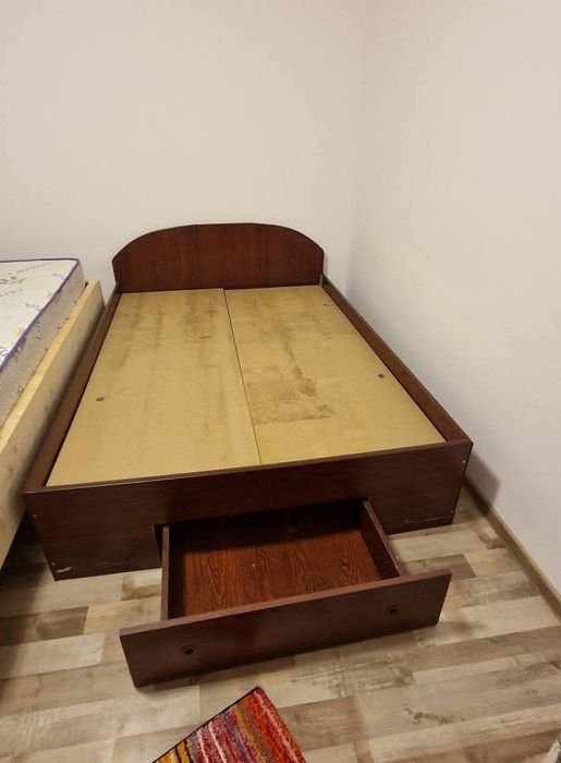 Vând cadru pat 140x200