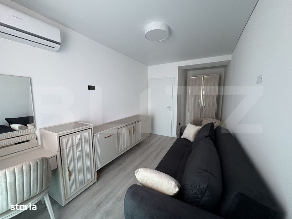 Apartament 3 camere, lux, parcare, zona UMF