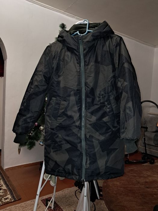 Продам куртки детские