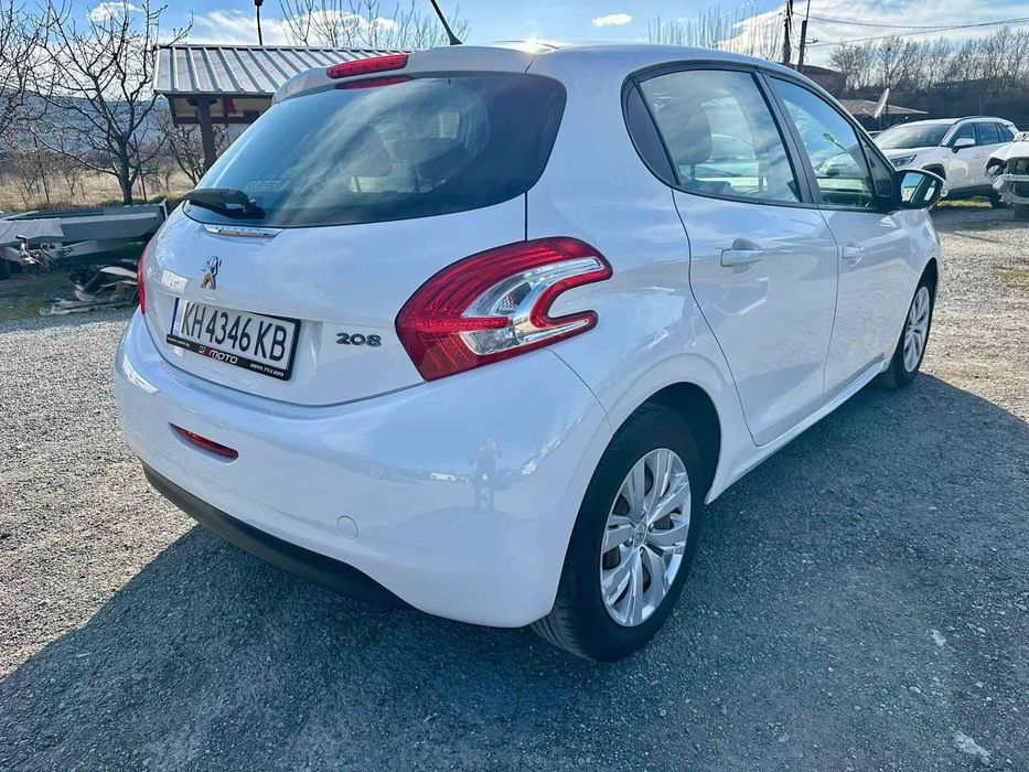 Peugeot 208. 2016 година