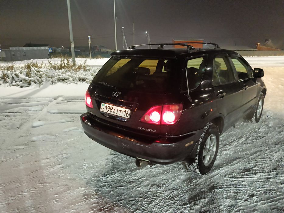 Лексус рх300. минивен