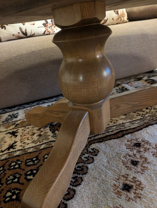 Голяма масивна дъбова холна маса