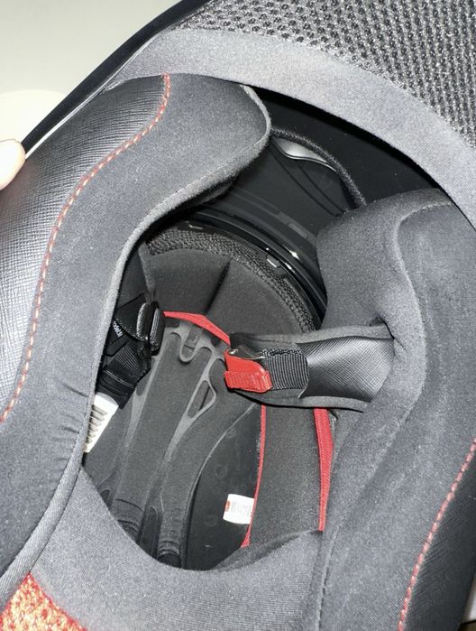 Casa moto marimea L Este aproape noua