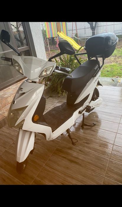 Vând scuter electric