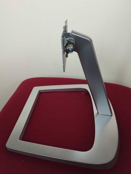 Стойка за монитор PHILIPS 27 inch и универсална стойка за монитор 24