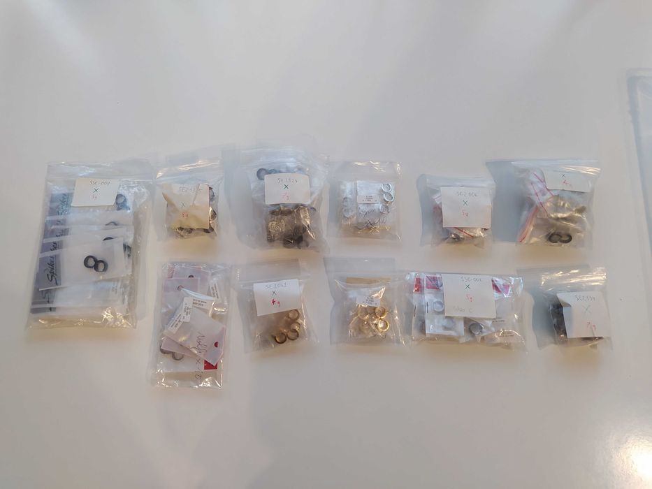 ЛУКСОЗНИ БИЖУТА : пръстени, гривни, колиета, обеци, висулки