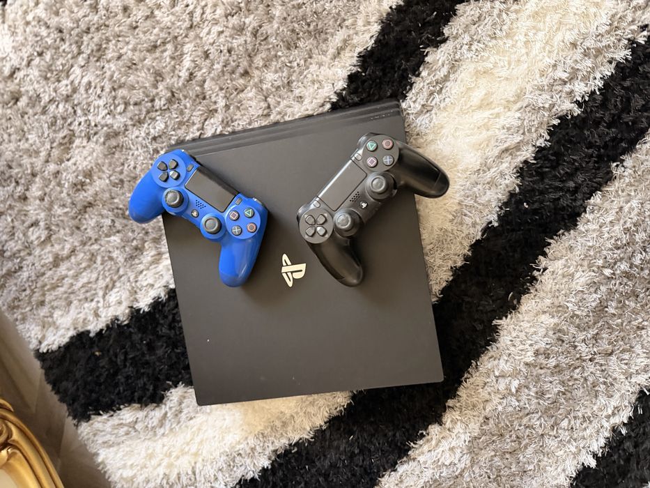 Vand ps4 pro cu volan