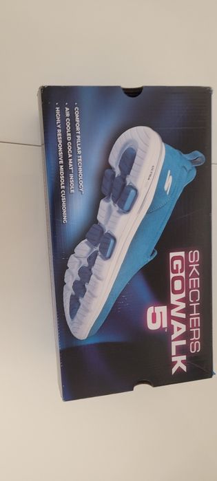 Продавам дамски маратонки Skechers Ultra Go