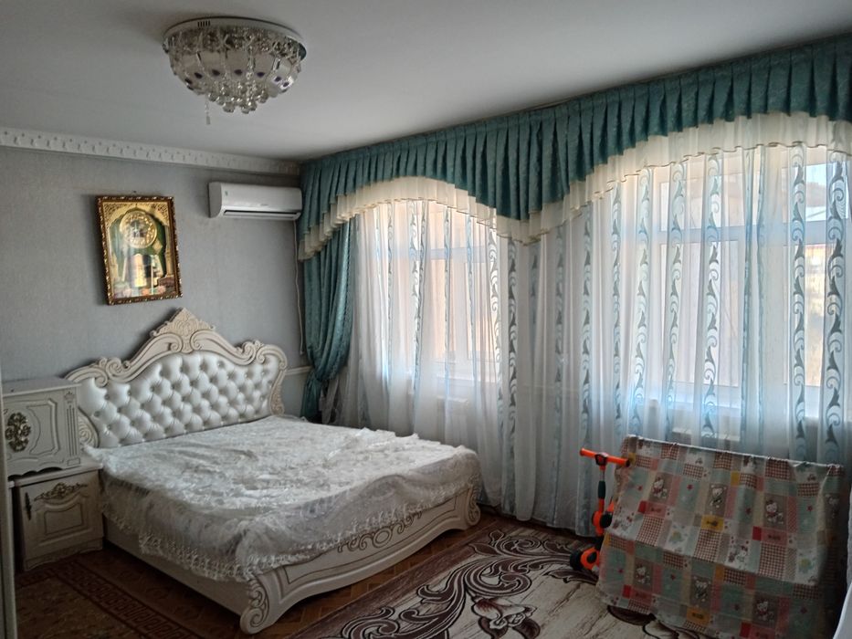 Продаётся дом в центре города, локация: Ж.Д вокзал. Ориентир:Яккасар