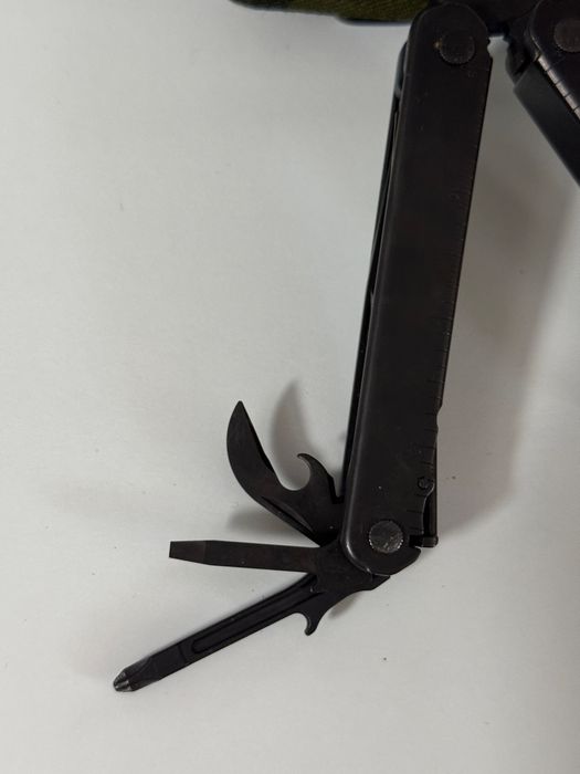 Leatherman negru