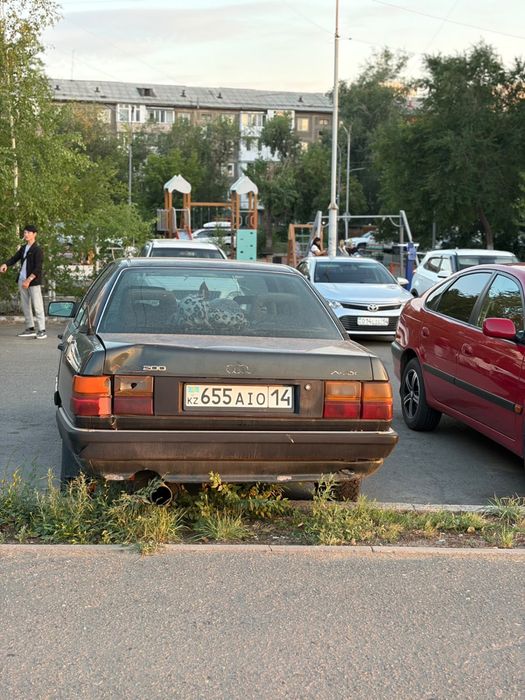 Продам автомобиль Ауди 100