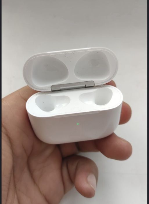Продам кейс оригинал airpods 3