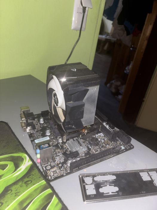 Kit PC i7-9700F + H310CM-DVS + Cooler Arctic