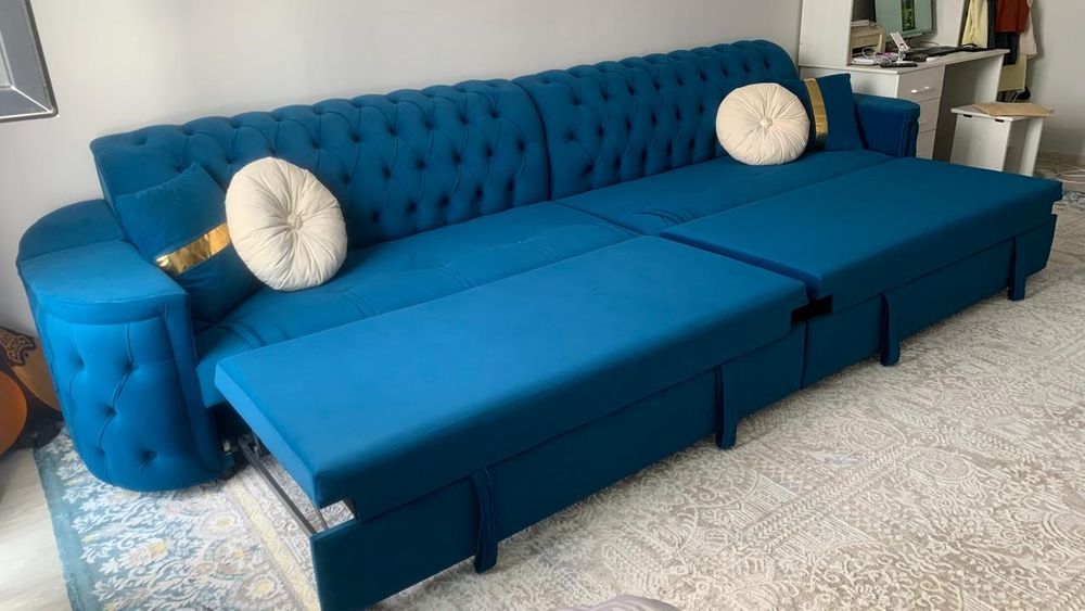 Продаётся отличный диван.