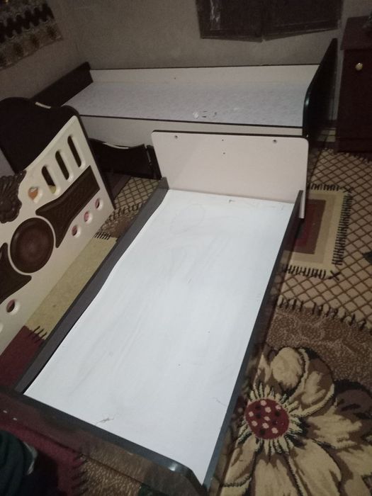 Divan, manej sotiladi, yangi sifati aʼlo