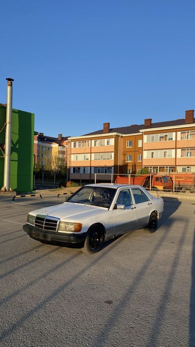 Продам Mercedes 190 w201 2.0 мкпп 5ст.