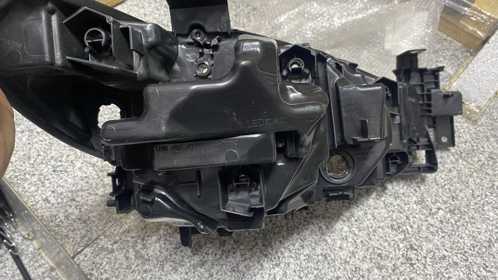 Корпус левой фары Mazda 6