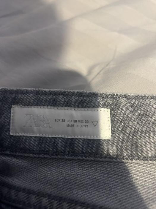 Продавам сиви flared jeans