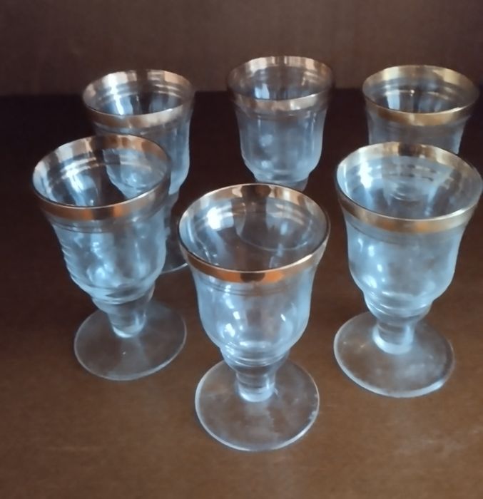 Стопки хрустальные и рюмки