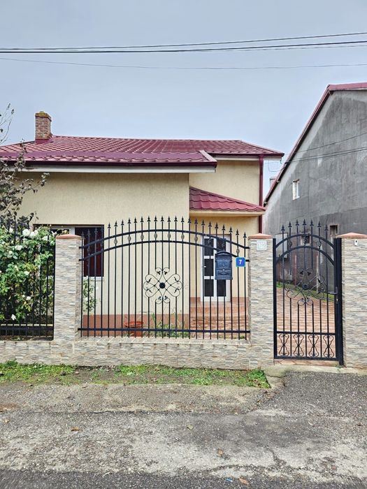 Vând casă în Ploiestiori