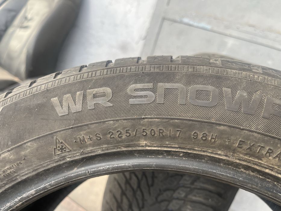2 бр. зимни гуми 225/50/17 Nokian DOT 3119 5 mm
