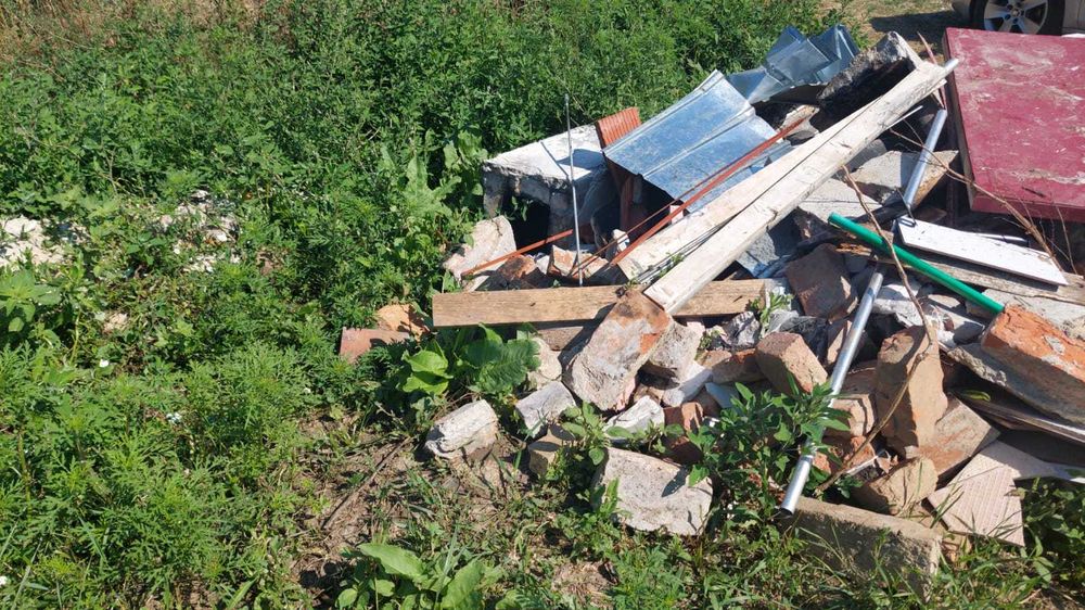 Curatenie in debarale , spatii comerciale , garaje , eliberare moloz