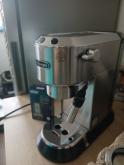 De'Longhi Dedica Style (model din seria EC685).