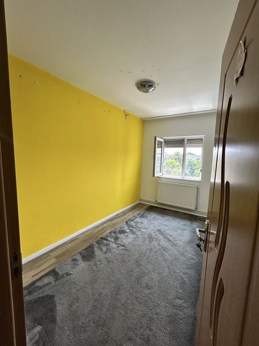 De inchiriat apartament 3 camere decomandat LIPOVEI