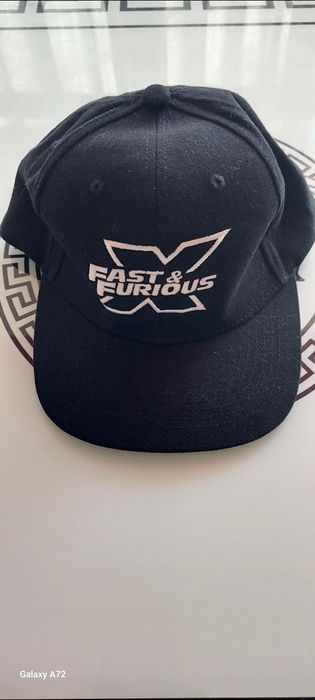 Страхотни шапки с козирка