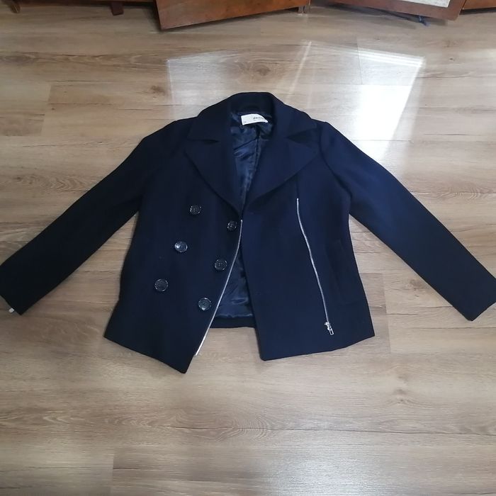 Стильное фирменное пальто