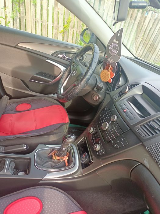 Vând sau schimb Opel insignia