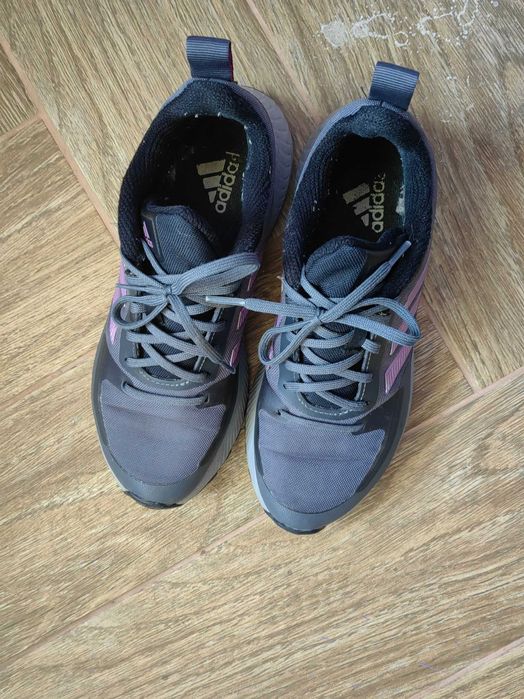 Дамски маратонки.