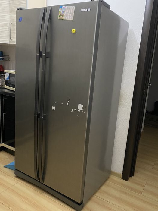 Продаю срочно холодильник